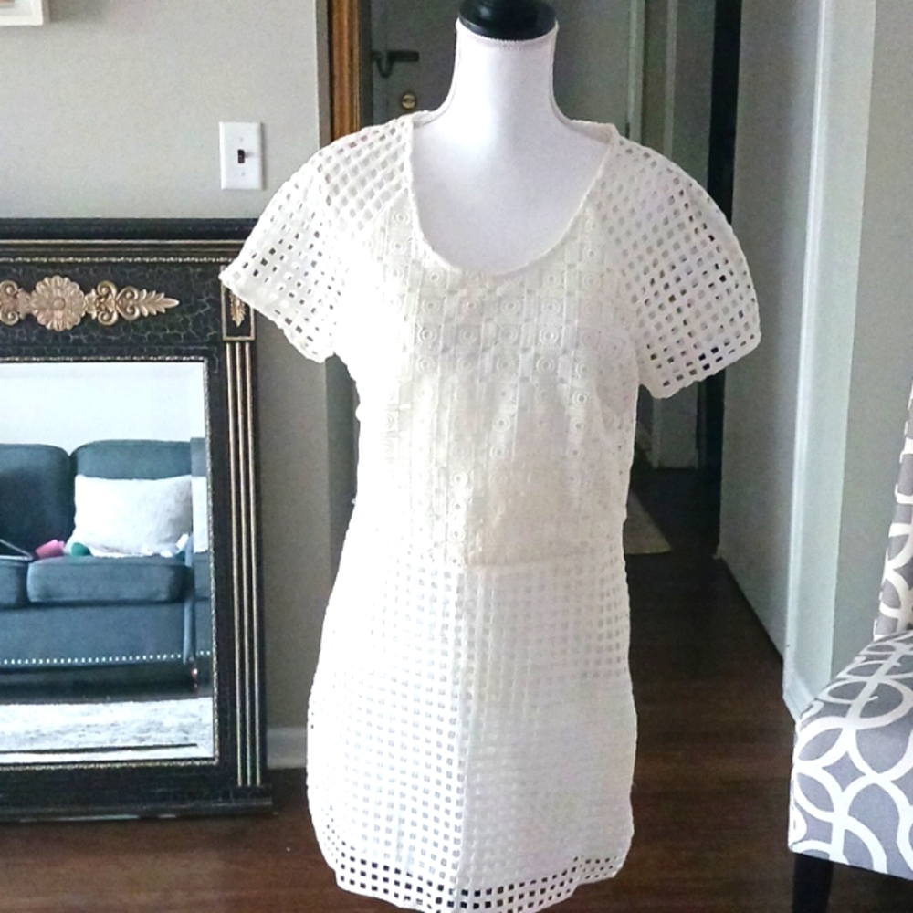 Signature 8 dress